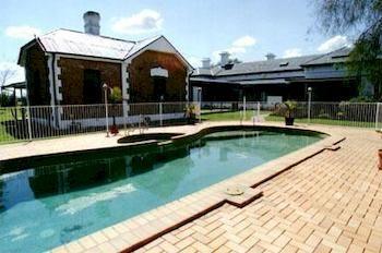 Lochinvar House Bed & Breakfast